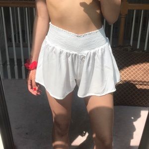 Brandy Melville Loose White Flowy Summer Shorts